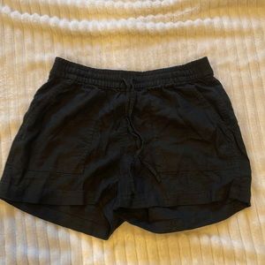 Black j crew shorts ❤️